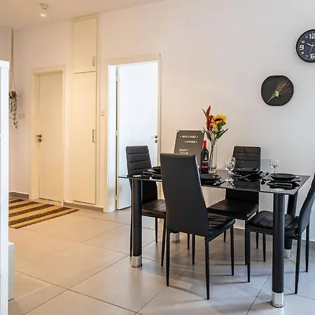 Apartment Modern Central